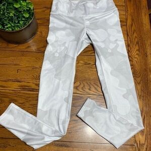 ALO yoga high waist vapor performance legging grey camouflage camo sz XS.